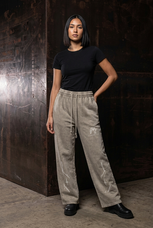 Unity Pants Stone Gray model front